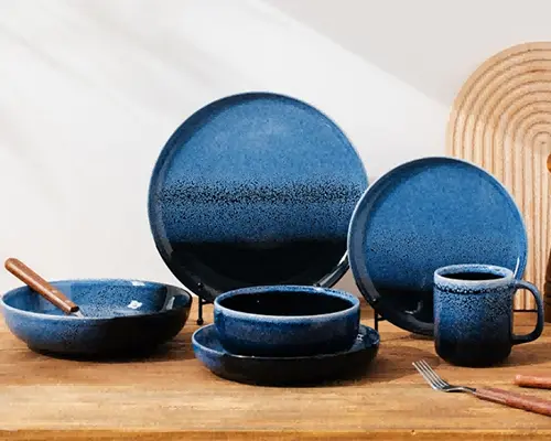 Tässä pienessä tilassa ajan arkuus on hämärtynyt