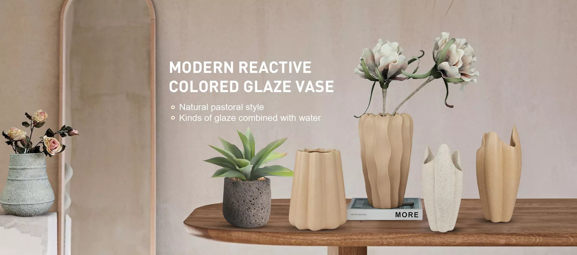 Koristeellinen keraaminen maljakko