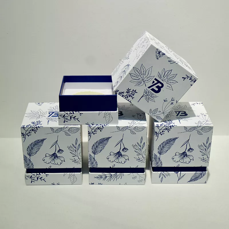 Mitä materiaaleja käytetään lahjapakkausten valmistukseen kansilla?