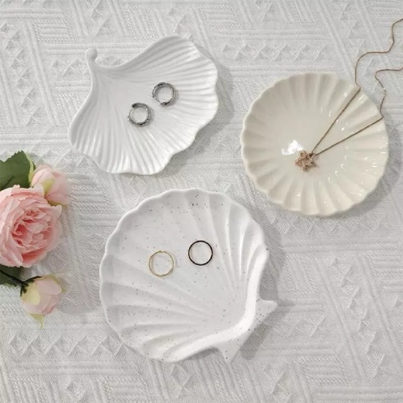 Kuori- ja meritähti keraamiset korualusta